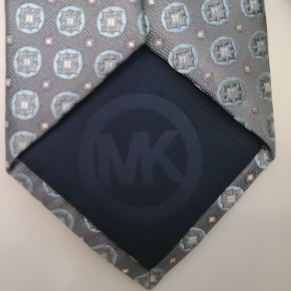 NWOT Michael by Michael Kors Mens Silk Tie 3.25"x59" Gray Light-Blue Geometric - Picture 3 of 4